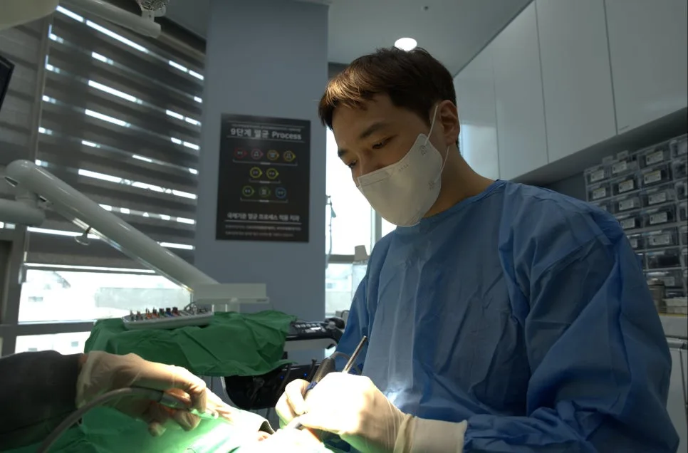 강동구 치과, 치아가 깨지는 이유는 충격 때문만이 아닙니다 관련 사진 3